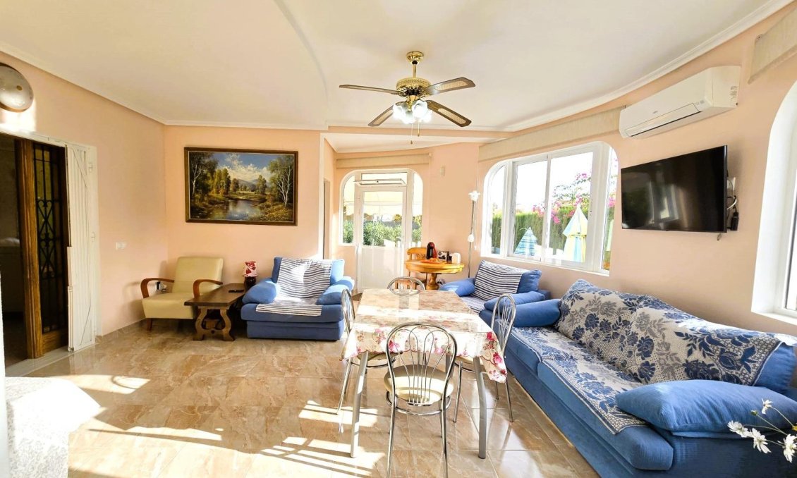 Használt Ingatlanok - Villa -
Orihuela Costa - Playa Flamenca