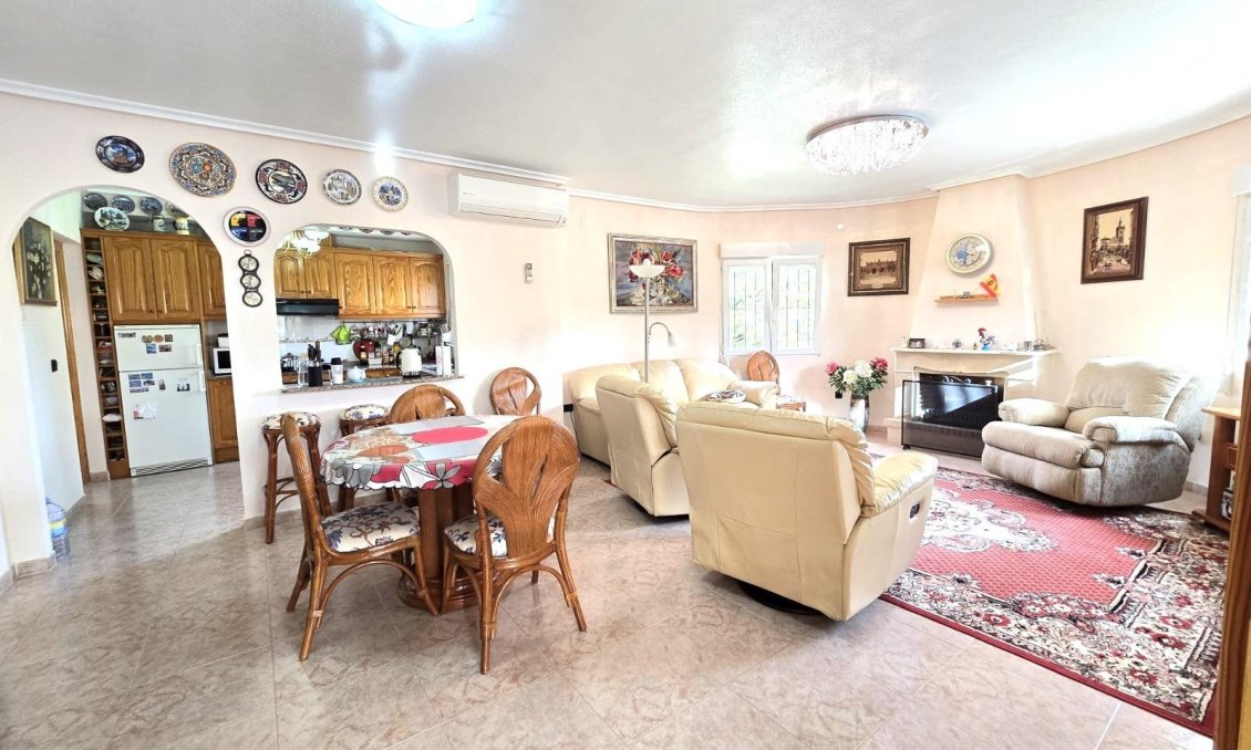 Használt Ingatlanok - Villa -
Orihuela Costa - Playa Flamenca