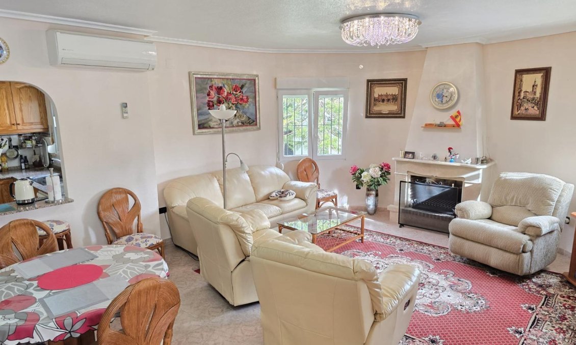 Használt Ingatlanok - Villa -
Orihuela Costa - Playa Flamenca