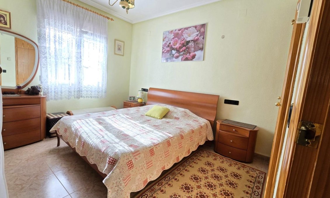 Használt Ingatlanok - Villa -
Orihuela Costa - Playa Flamenca