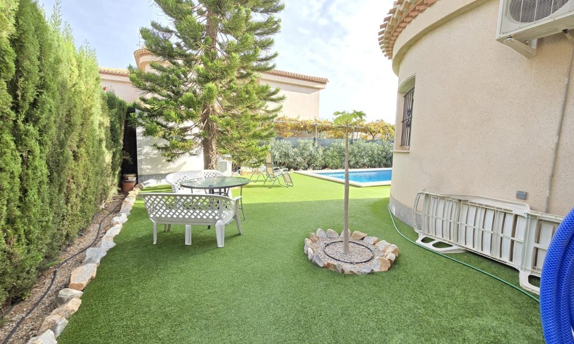 Használt Ingatlanok - Villa -
Orihuela Costa - Playa Flamenca