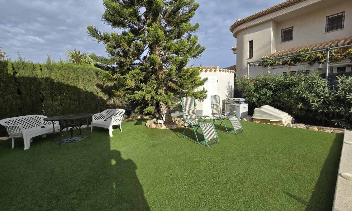 Használt Ingatlanok - Villa -
Orihuela Costa - Playa Flamenca