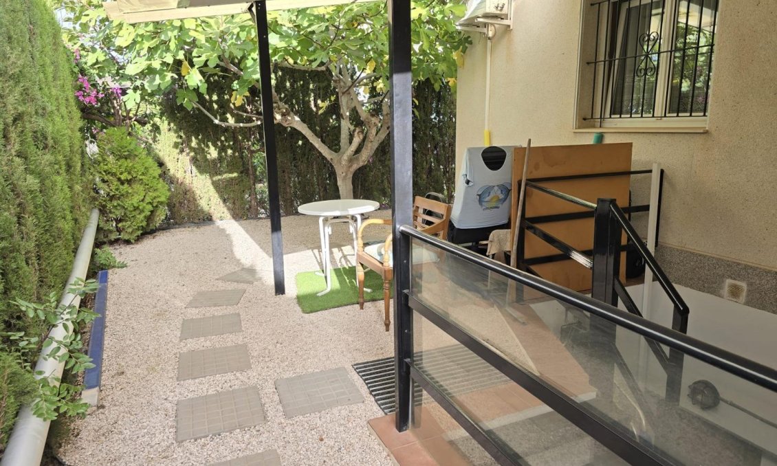 Használt Ingatlanok - Villa -
Orihuela Costa - Playa Flamenca