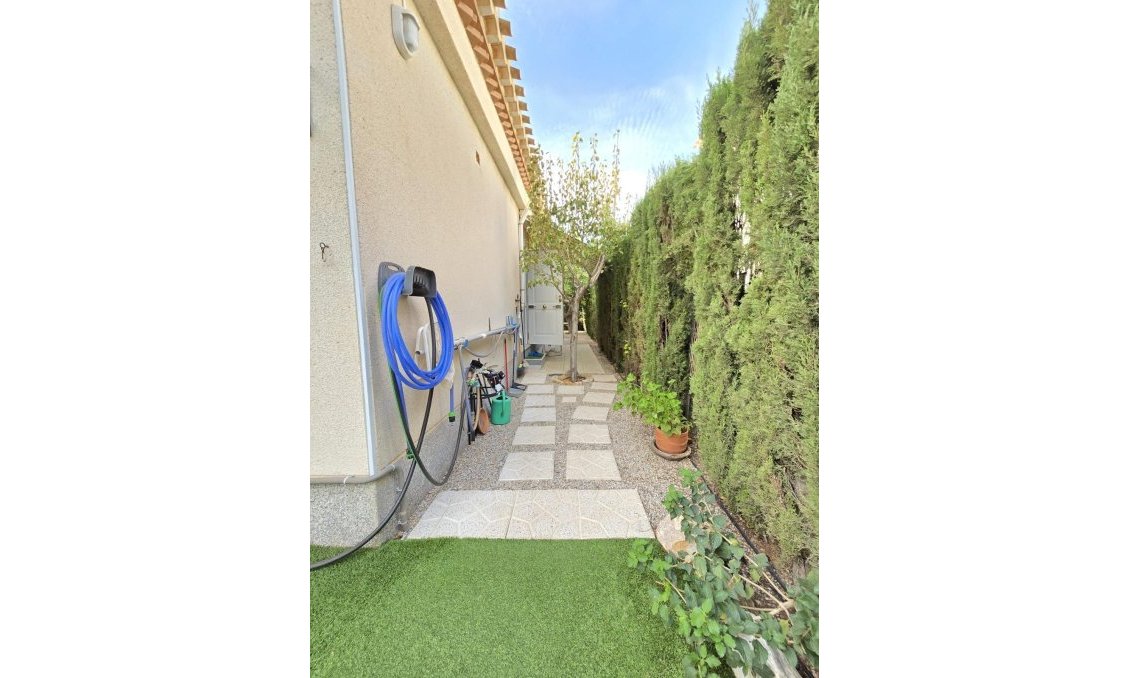 Használt Ingatlanok - Villa -
Orihuela Costa - Playa Flamenca