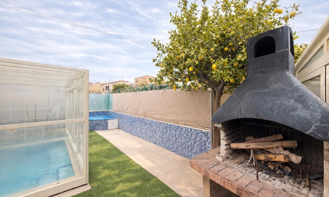 Használt Ingatlanok - Villa -
Lo Pagan - La Puntica