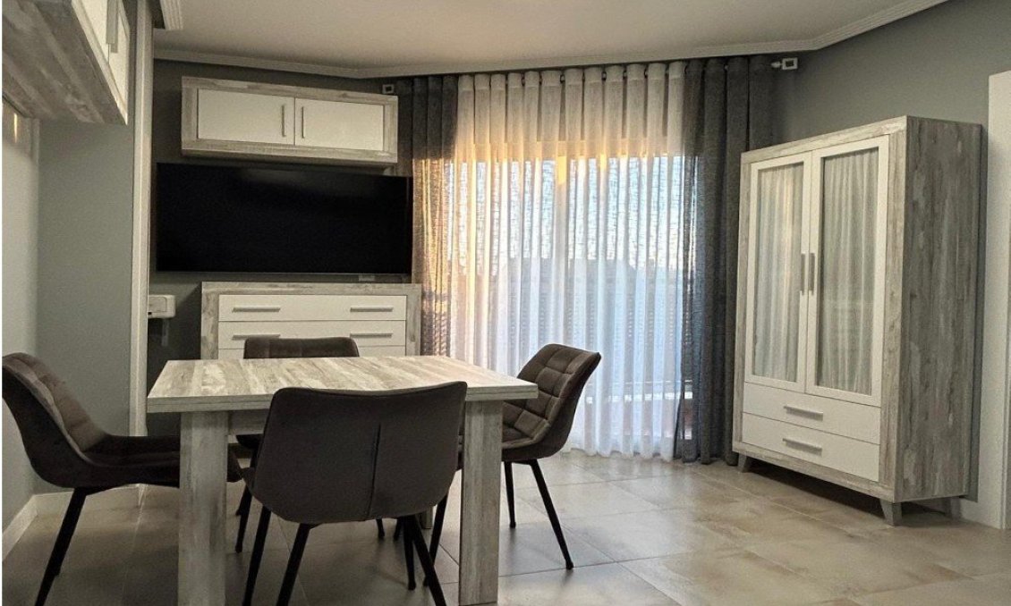 Használt Ingatlanok - Apartman -
Torrevieja - Costa Blanca