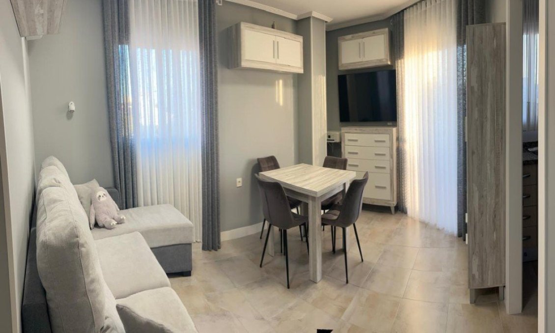 Használt Ingatlanok - Apartman -
Torrevieja - Costa Blanca