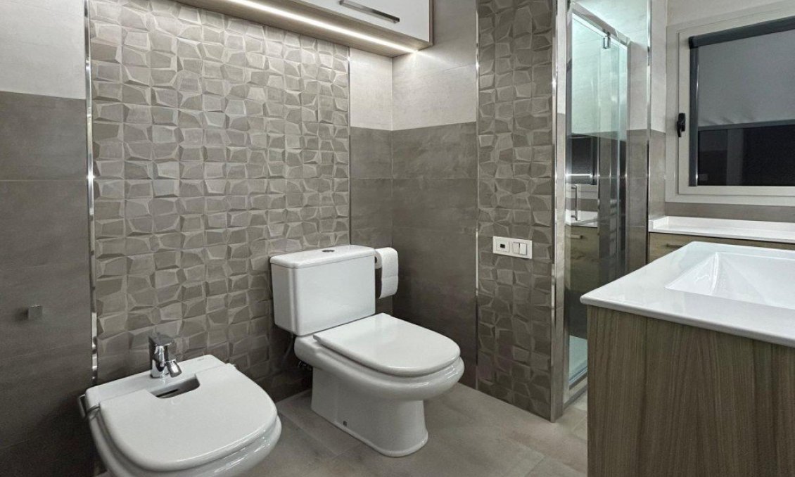 Használt Ingatlanok - Apartman -
Torrevieja - Costa Blanca