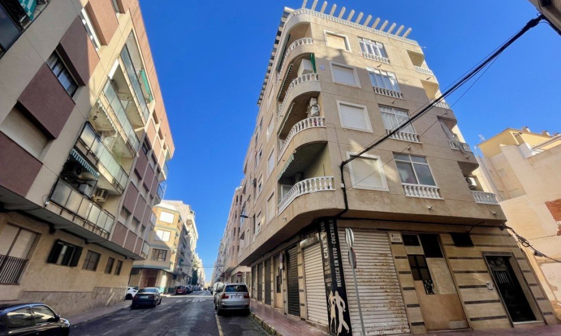 Használt Ingatlanok - Apartman -
Torrevieja - Costa Blanca