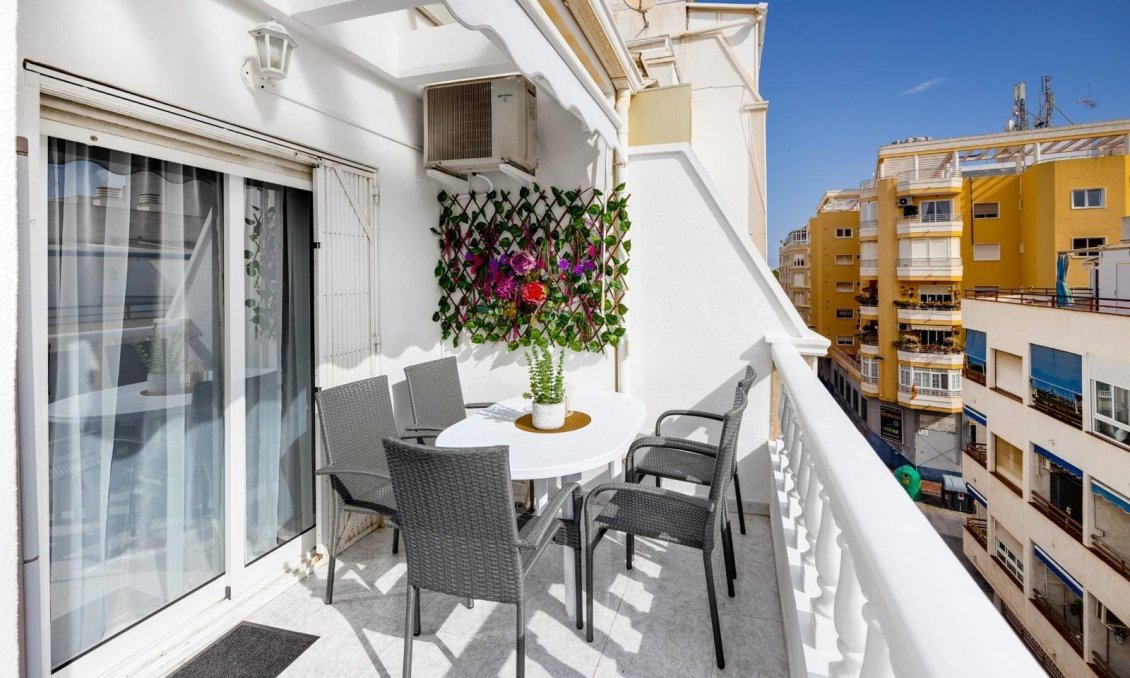 Segunda mano - Apartamento -
Torrevieja - Estacion De Autobuses