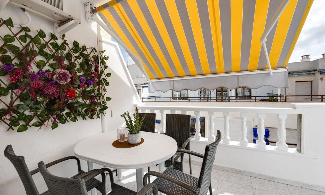 Segunda mano - Apartamento -
Torrevieja - Estacion De Autobuses