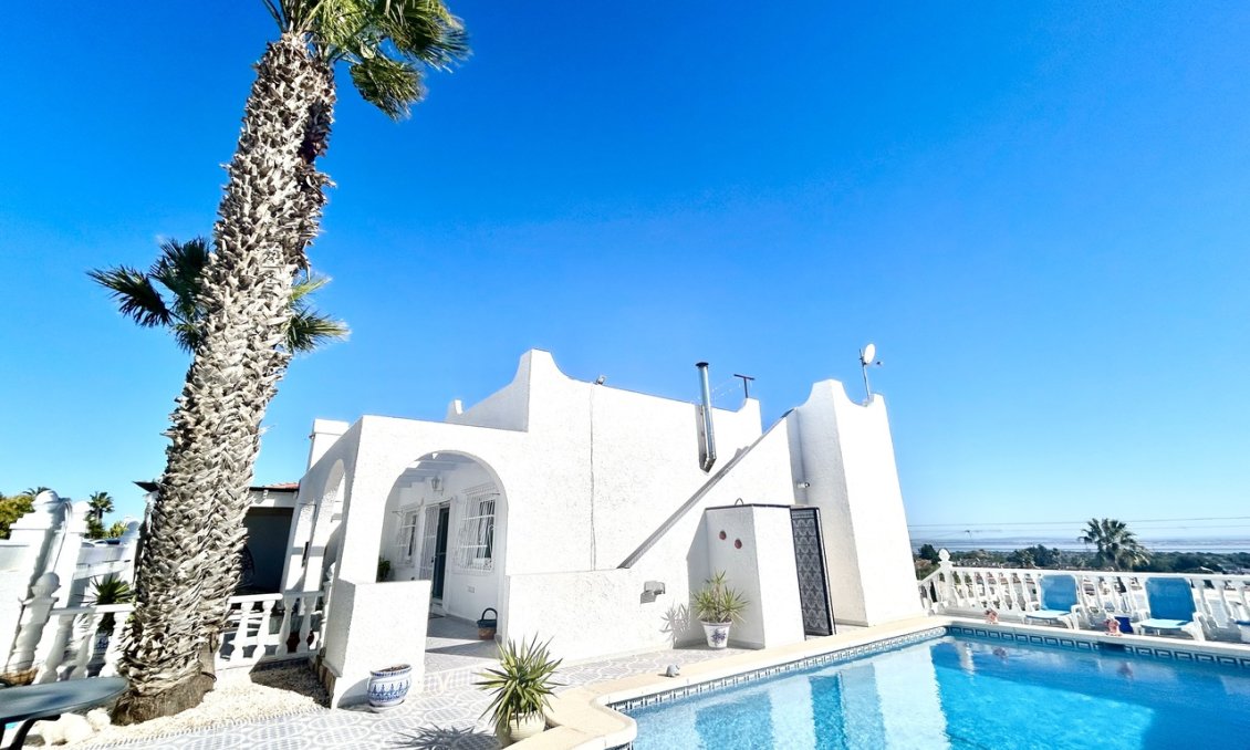 Használt Ingatlanok - Villa -
Villamartin - Costa Blanca