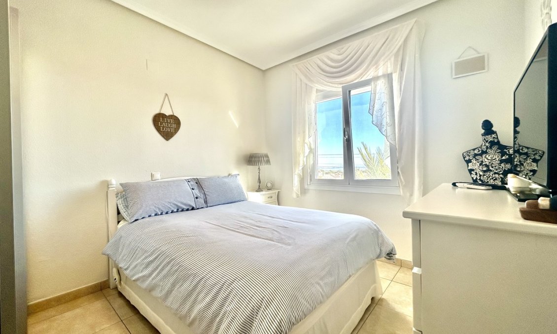 Használt Ingatlanok - Villa -
Villamartin - Costa Blanca