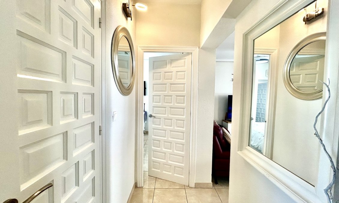 Használt Ingatlanok - Villa -
Villamartin - Costa Blanca