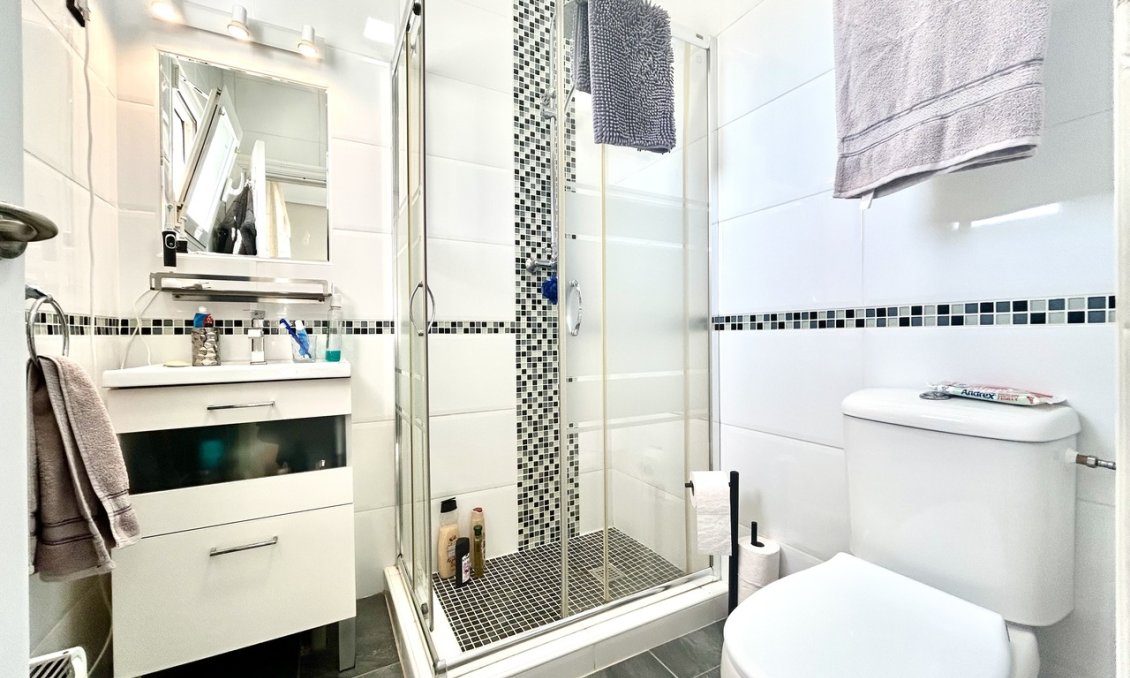 Használt Ingatlanok - Villa -
Villamartin - Costa Blanca