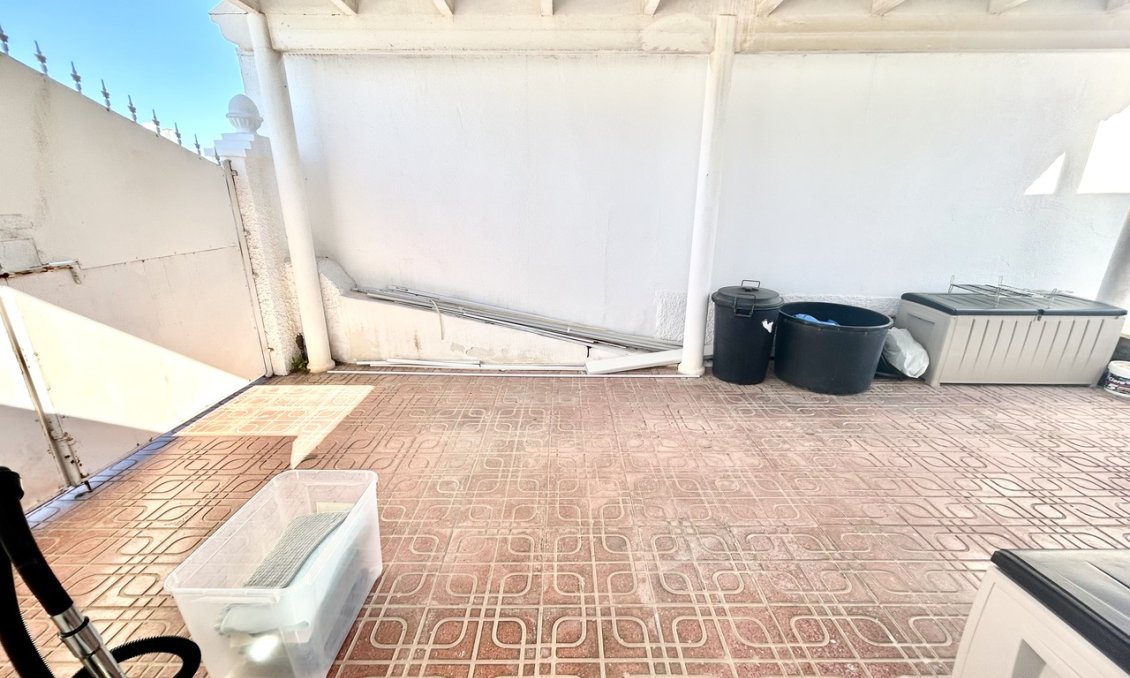 Használt Ingatlanok - Villa -
Villamartin - Costa Blanca