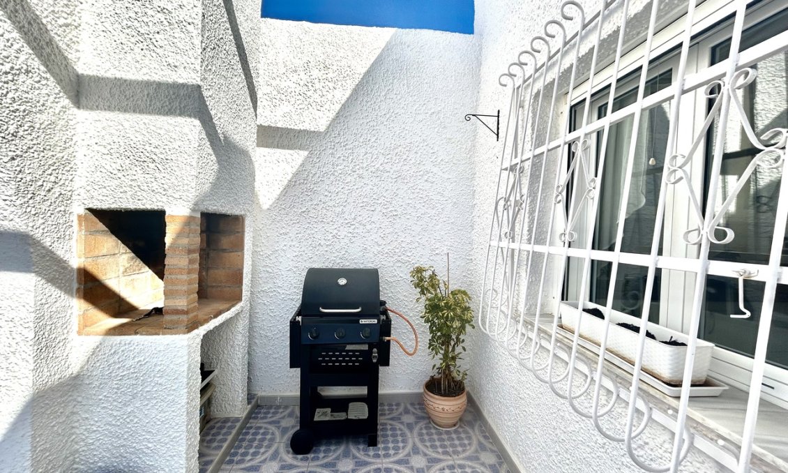 Használt Ingatlanok - Villa -
Villamartin - Costa Blanca