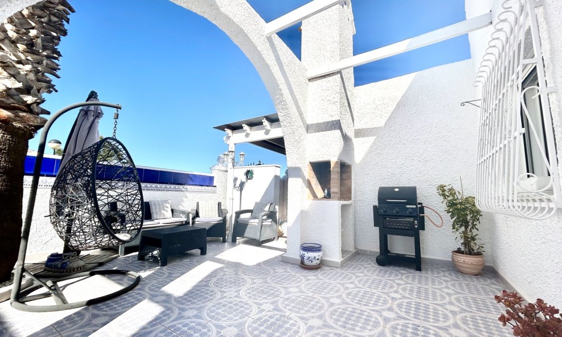 Használt Ingatlanok - Villa -
Villamartin - Costa Blanca