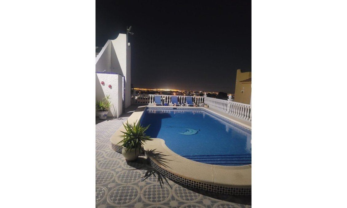 Használt Ingatlanok - Villa -
Villamartin - Costa Blanca