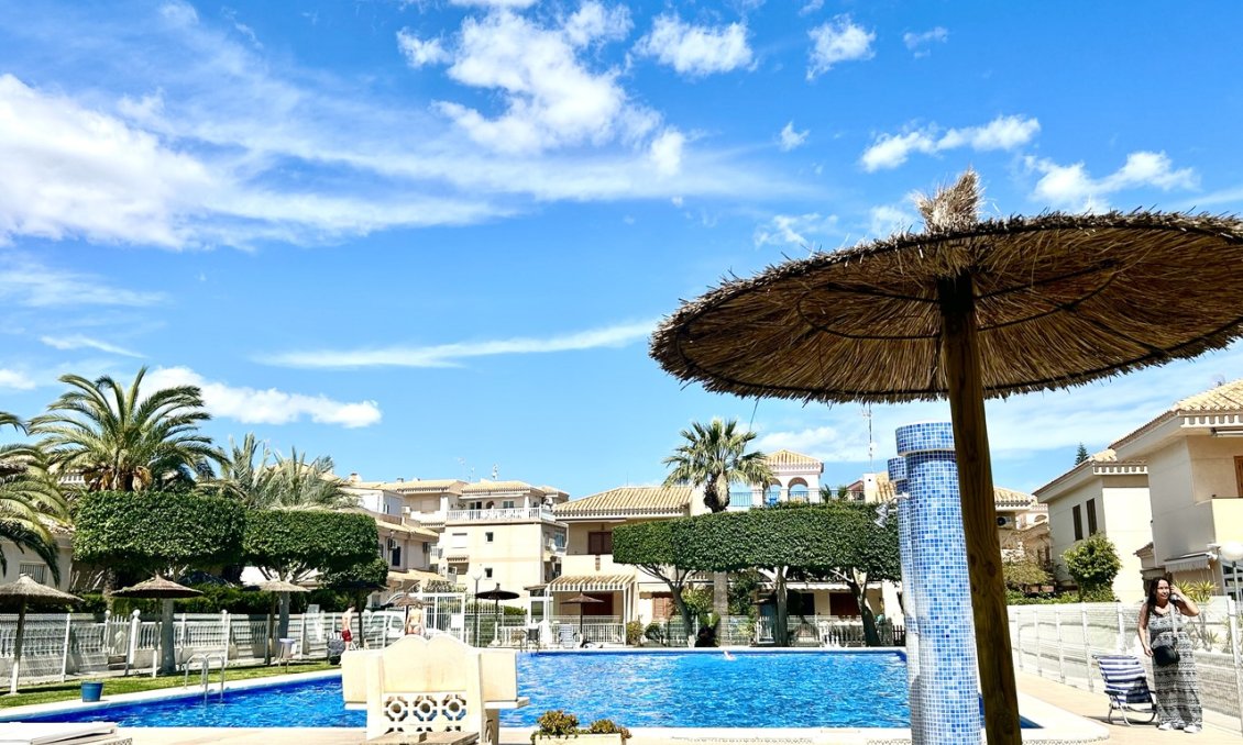 Használt Ingatlanok - Sorház -
Playa Flamenca - Costa Blanca