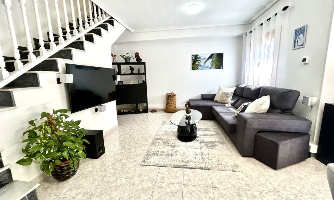 Használt Ingatlanok - Sorház -
Playa Flamenca - Costa Blanca