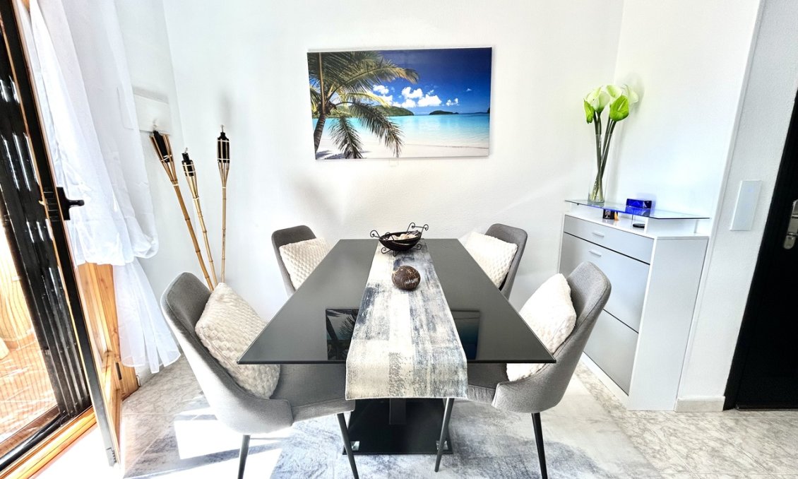 Használt Ingatlanok - Sorház -
Playa Flamenca - Costa Blanca