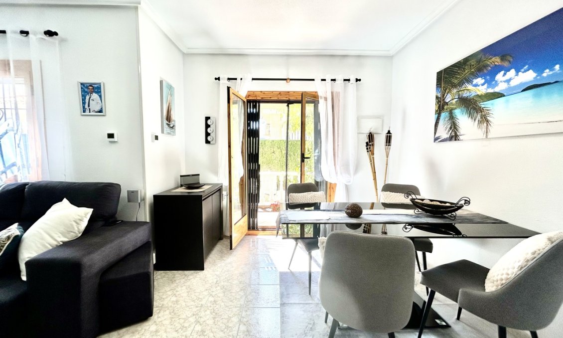 Használt Ingatlanok - Sorház -
Playa Flamenca - Costa Blanca