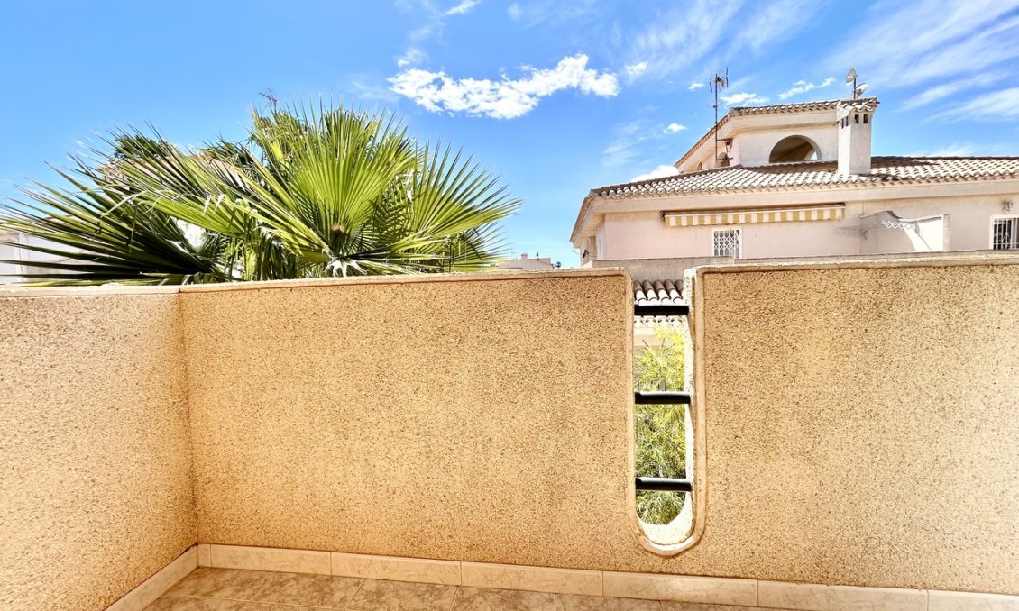 Használt Ingatlanok - Sorház -
Playa Flamenca - Costa Blanca