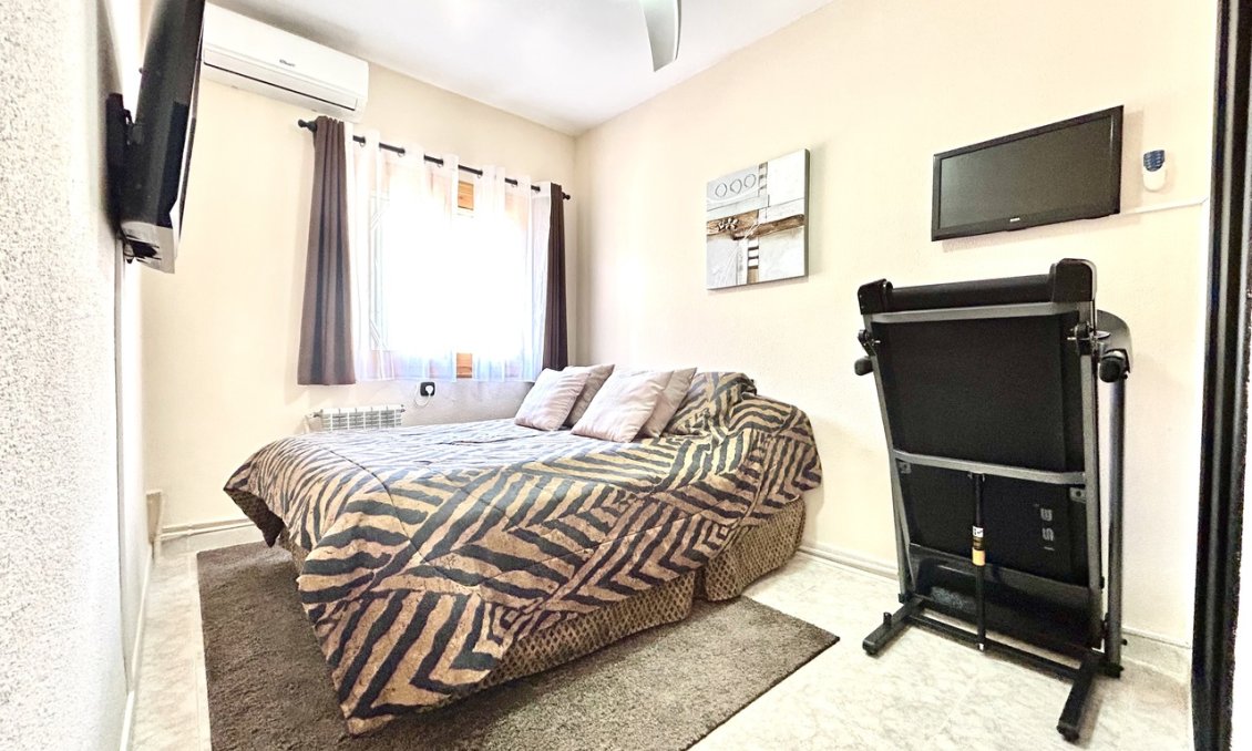 Használt Ingatlanok - Sorház -
Playa Flamenca - Costa Blanca