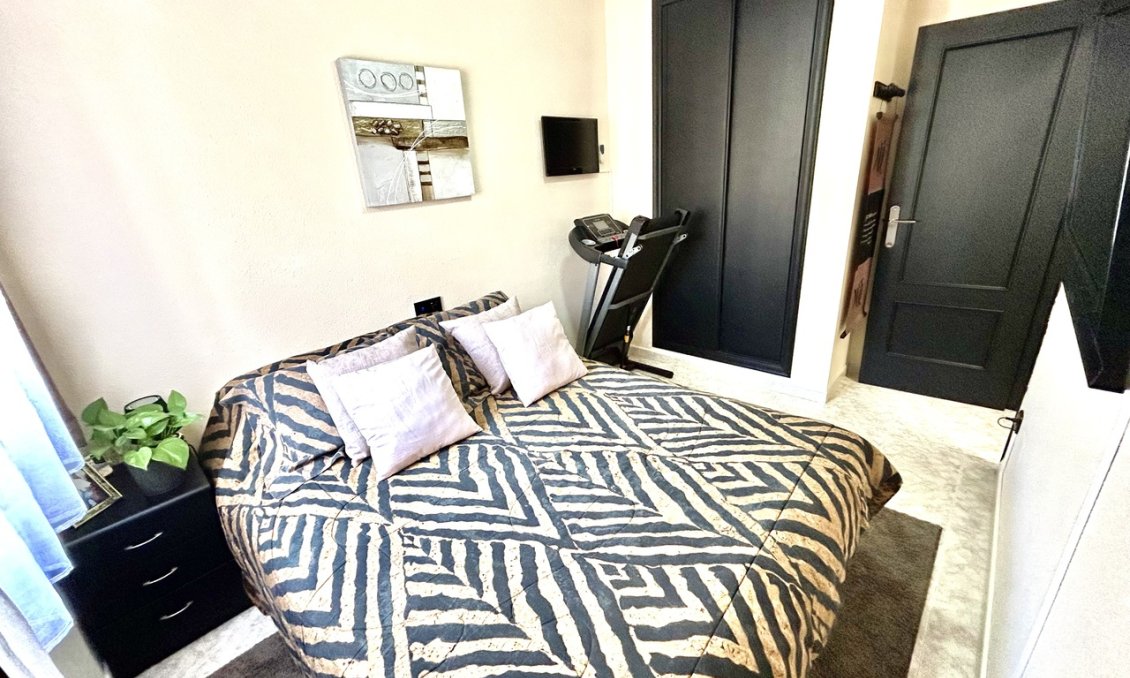 Használt Ingatlanok - Sorház -
Playa Flamenca - Costa Blanca