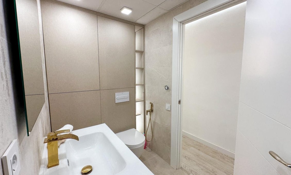 Használt Ingatlanok - Apartman -
Torrevieja - Costa Blanca