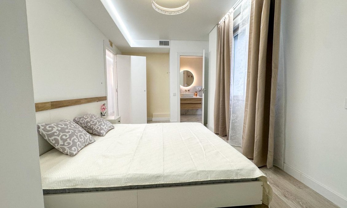 Használt Ingatlanok - Apartman -
Torrevieja - Costa Blanca