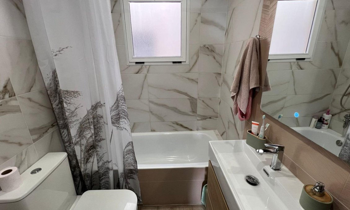 Használt Ingatlanok - Apartman -
Torrevieja - Centrum