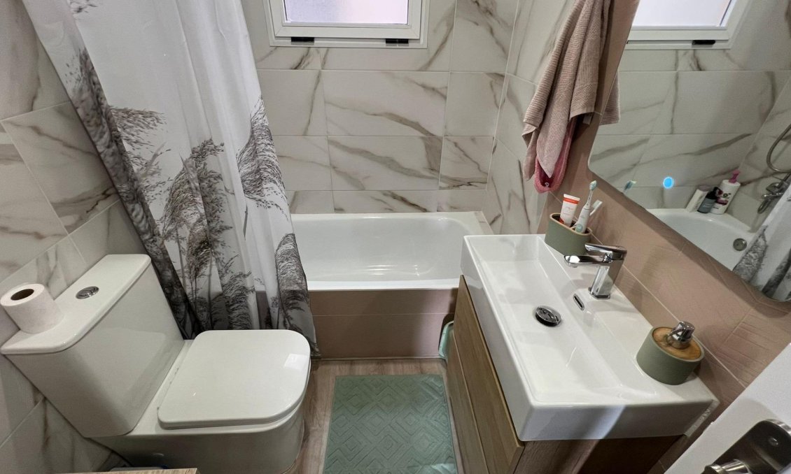 Használt Ingatlanok - Apartman -
Torrevieja - Centrum