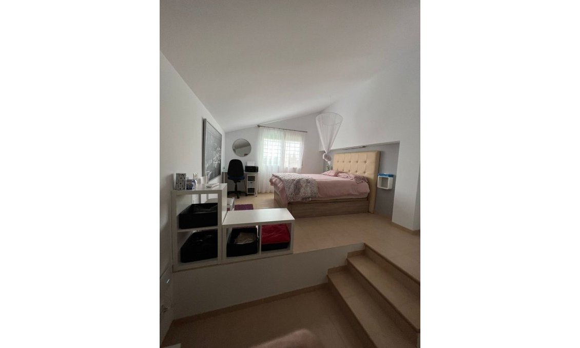 Segunda mano - Villa -
Fortuna - Inland