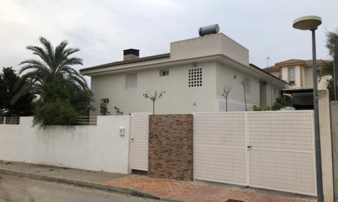 Segunda mano - Villa -
Fortuna - Inland