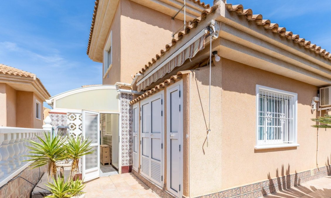 Resale - Villa -
Torrevieja - Los Balcones - Los Altos del Edén