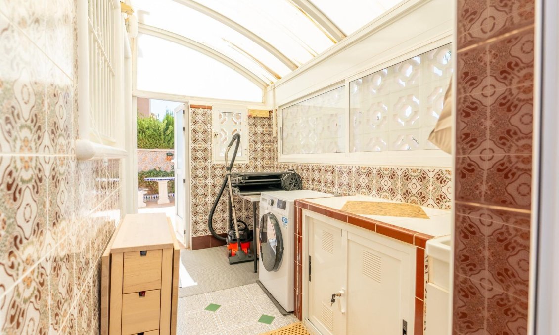 Resale - Villa -
Torrevieja - Los Balcones - Los Altos del Edén