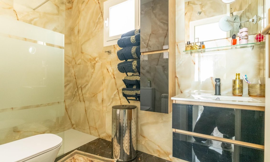 Resale - Villa -
Torrevieja - Los Balcones - Los Altos del Edén