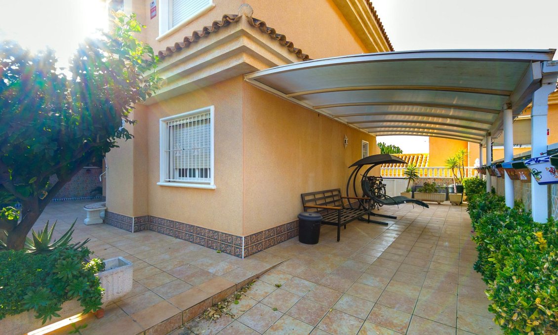 Resale - Villa -
Torrevieja - Los Balcones - Los Altos del Edén
