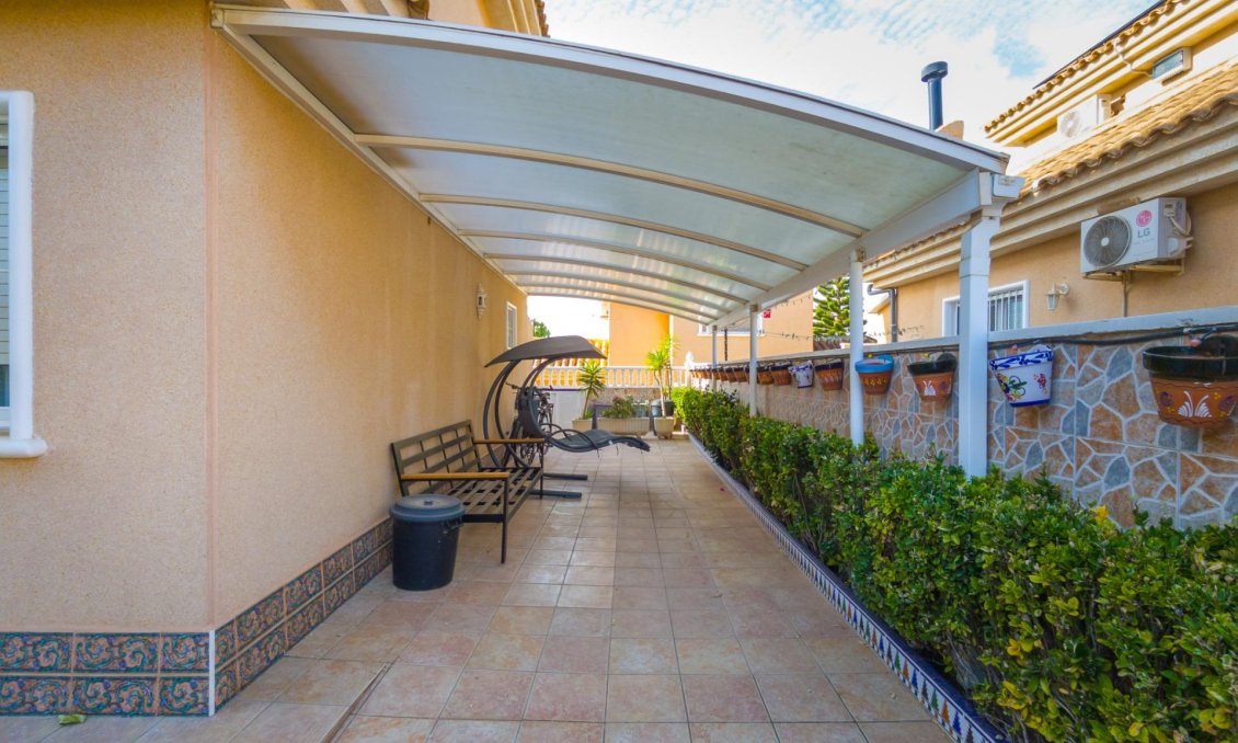 Resale - Villa -
Torrevieja - Los Balcones - Los Altos del Edén