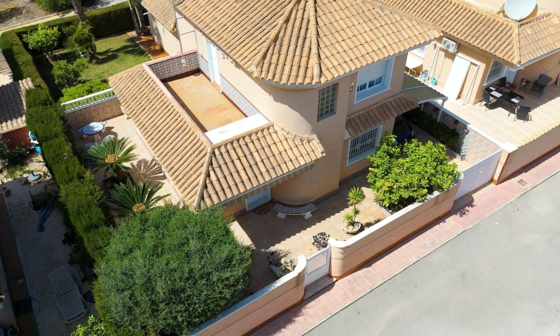 Resale - Villa -
Torrevieja - Los Balcones - Los Altos del Edén