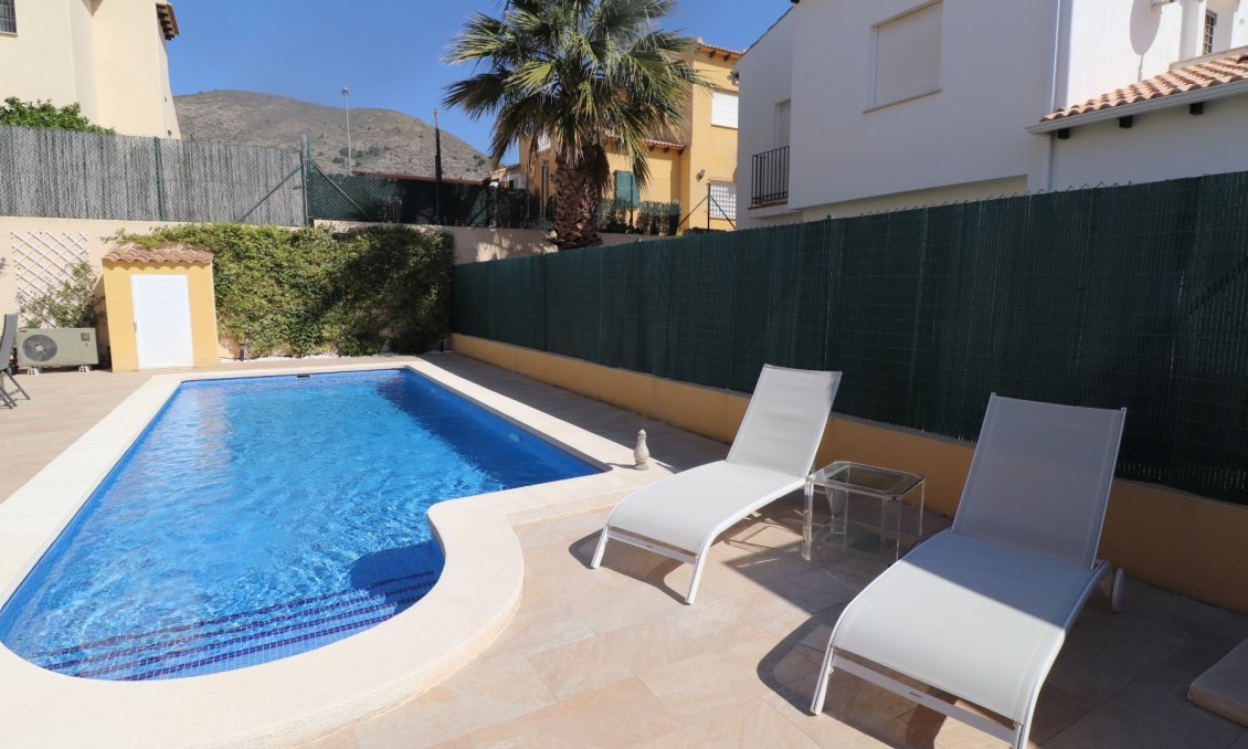 Wiederverkauf - Villa -
Fortuna - Inland