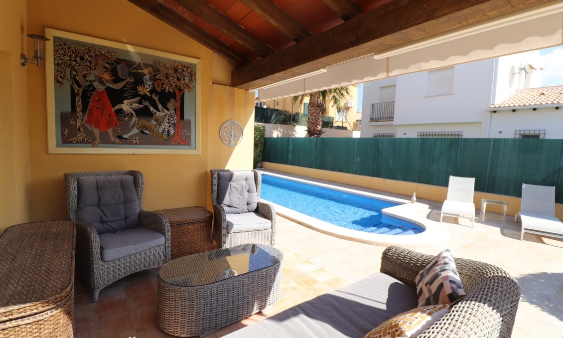 Wiederverkauf - Villa -
Fortuna - Inland