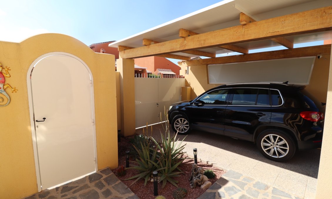 Wiederverkauf - Villa -
Fortuna - Inland