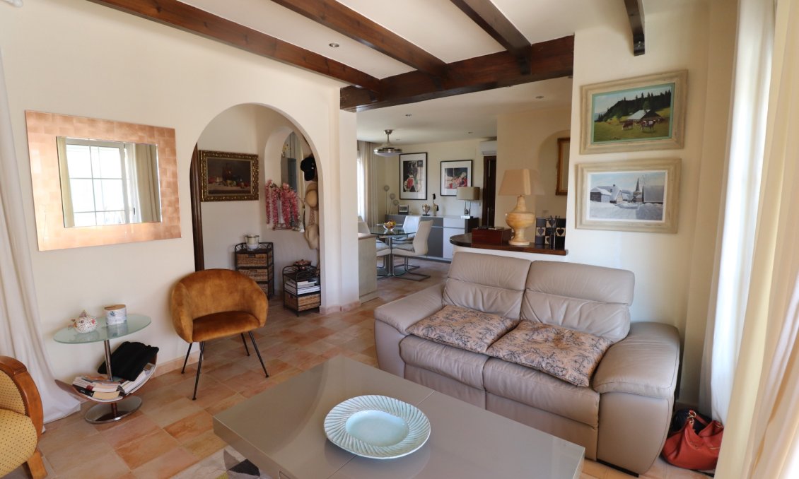 Wiederverkauf - Villa -
Fortuna - Inland