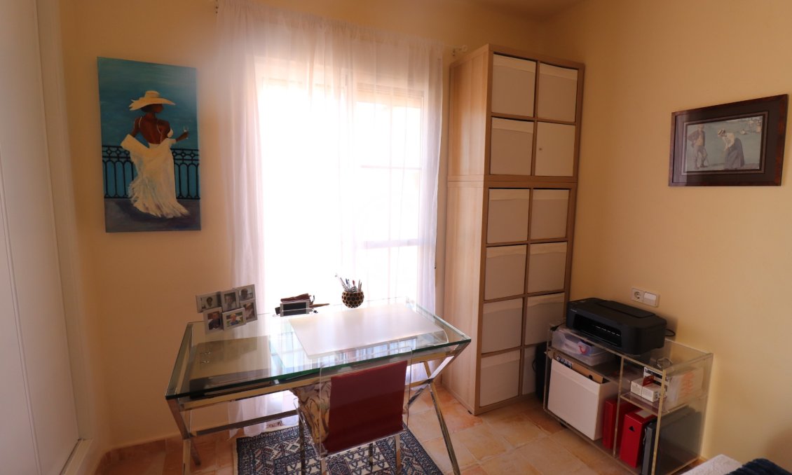 Wiederverkauf - Villa -
Fortuna - Inland