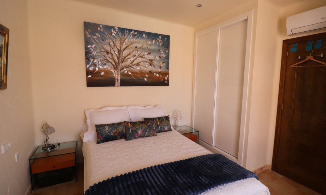 Wiederverkauf - Villa -
Fortuna - Inland