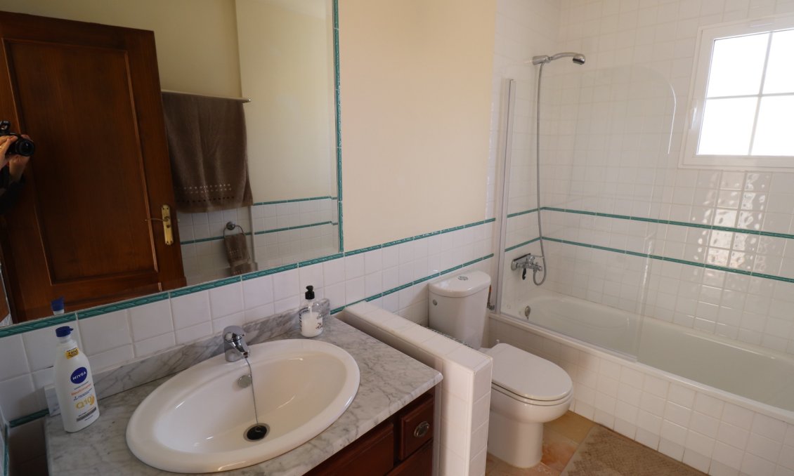 Wiederverkauf - Villa -
Fortuna - Inland