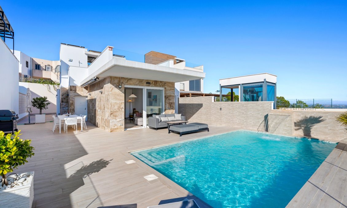 Resale - Villa -
San Miguel de Salinas - Inland